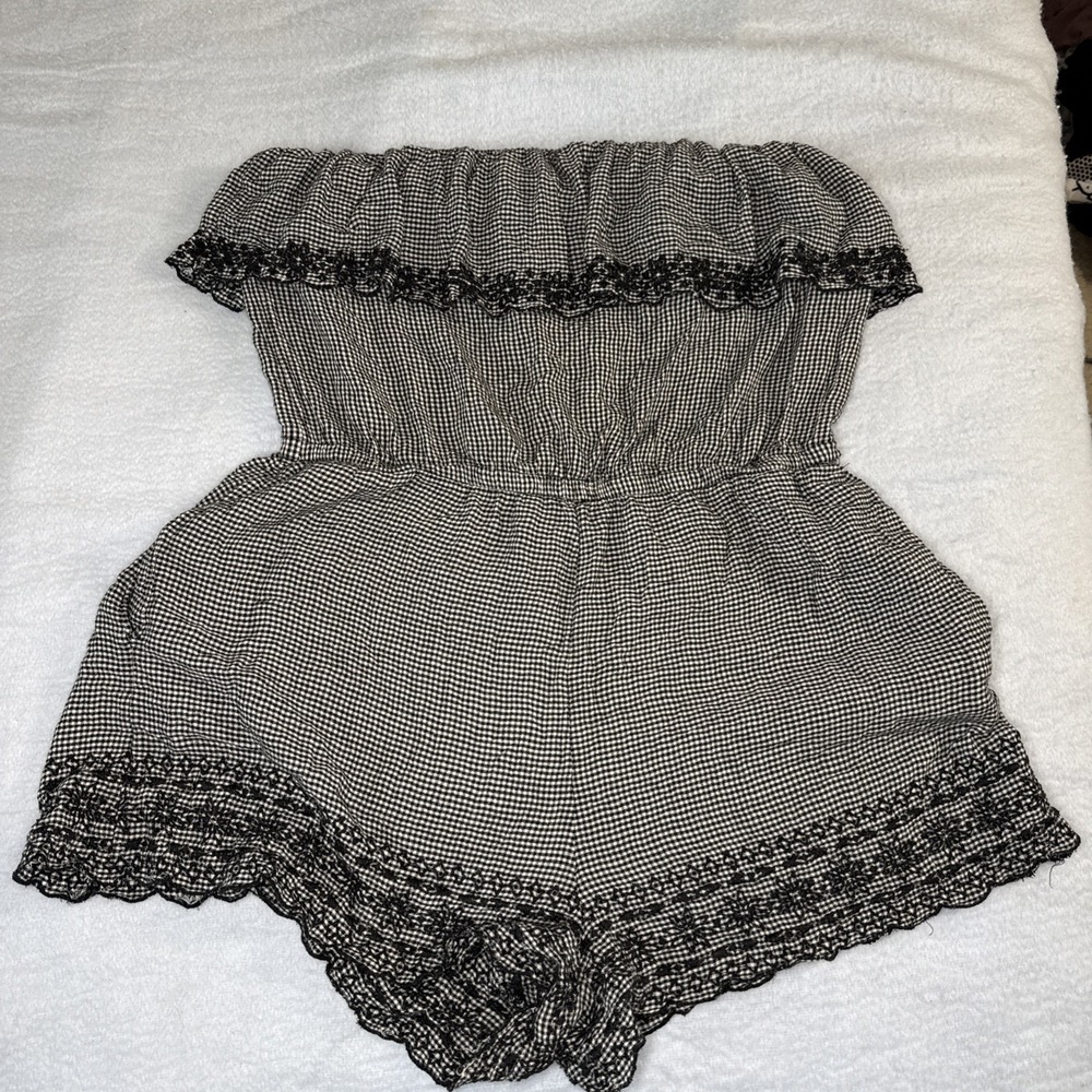 American Eagle Gingham Romper Womens L Off Shoulder Ruffle Lace Trim Black